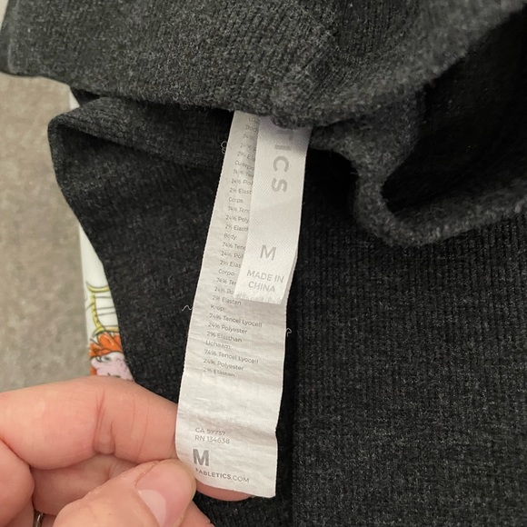 Fabletics soft knit leggings medium - Picture 5 of 5